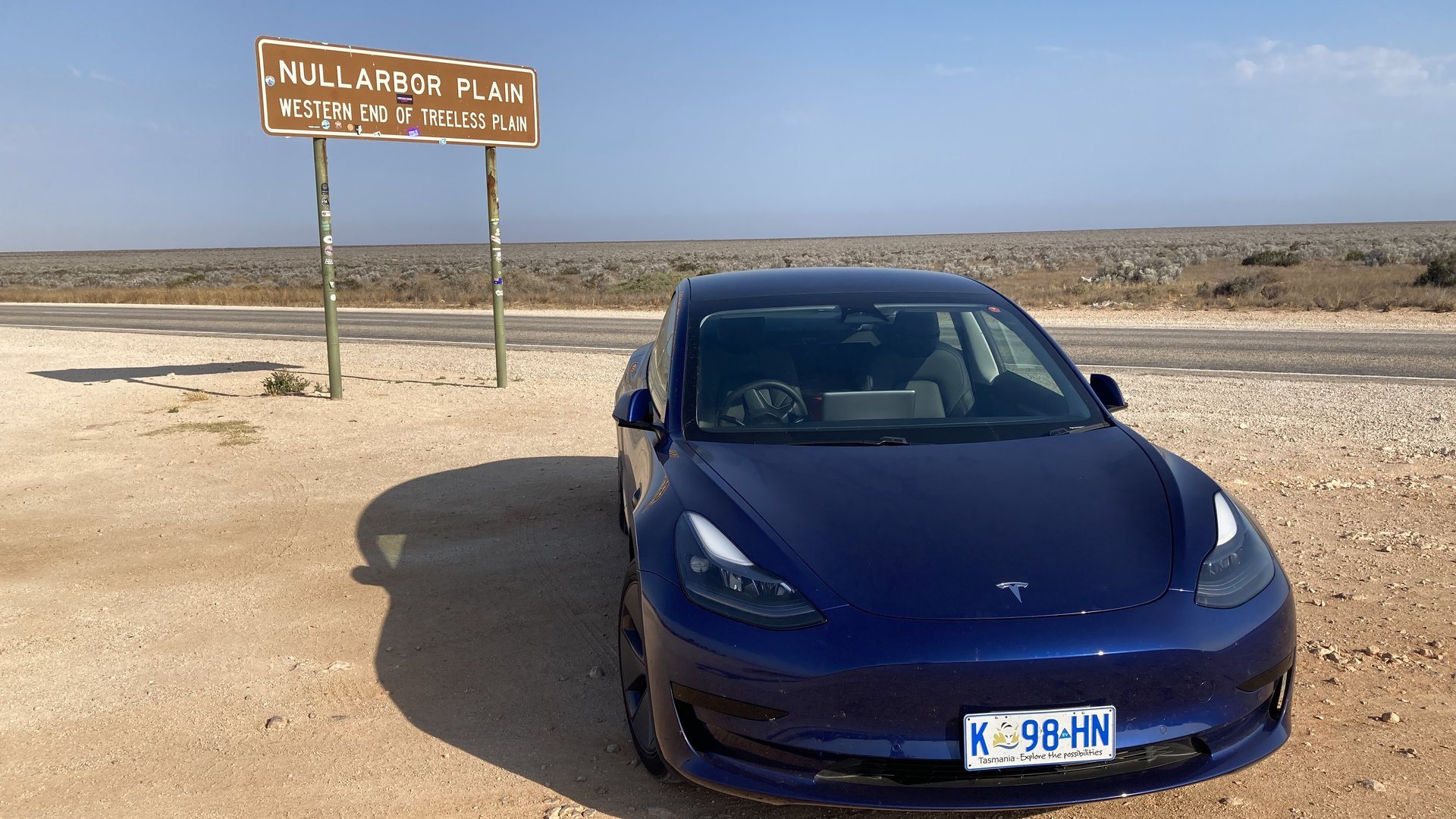 Tesla Model 3 σε ταξίδι μεγάλων αποστάσεων